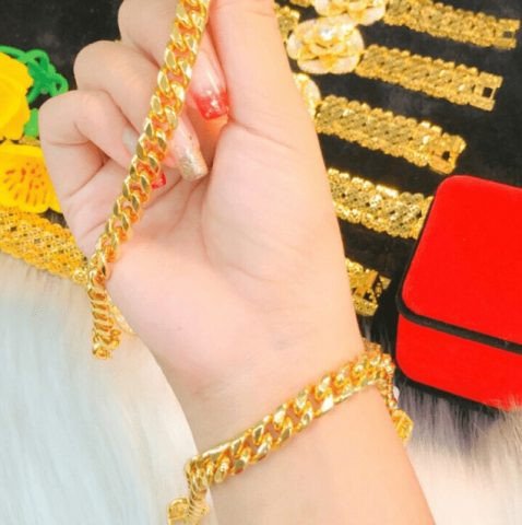 Lắc tay nam vàng 18k 3 cây thiết kế tinh xảo, thể hiện phong cách mạnh mẽ