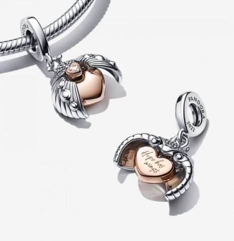 Lắc tay Pandora với charm trái tim