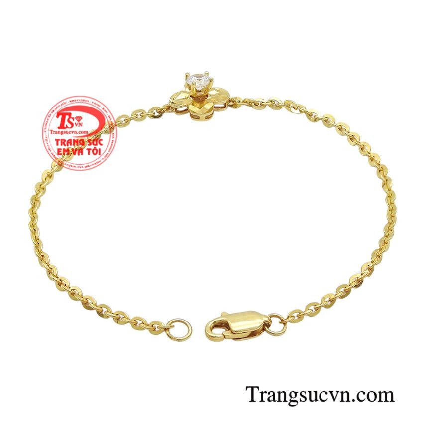 Lắc tay vàng 18k hình hoa mai mang nét dịu dàng, duyên dáng