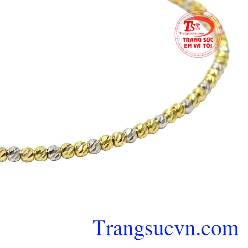 Lắc tay vàng bi nhỏ dễ dàng phối hợp với nhiều trang phục