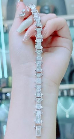 Lắc tay vàng nữ thiết kế hình chữ nhật dập nổi và đính đá lấp lánh