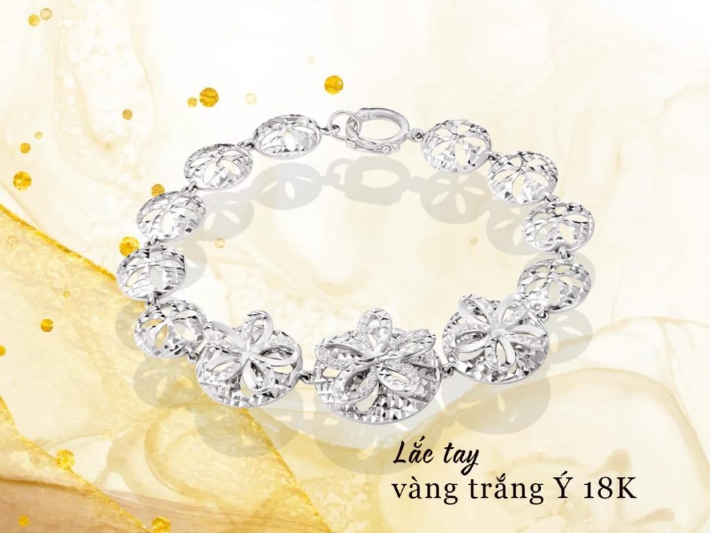Lắc tay vàng trắng thiết kế hoa văn tinh xảo, thể hiện ý nghĩa của việc tặng lắc tay cao cấp