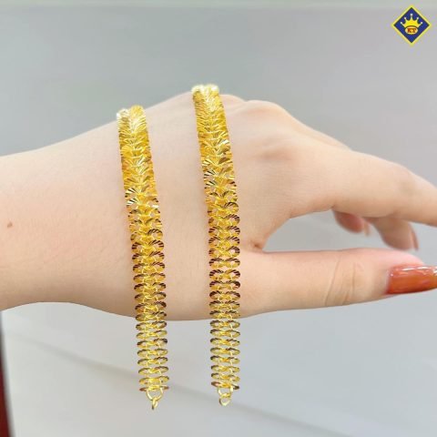 Lắc tay vảy cá vàng lấp lánh với thiết kế tinh xảo