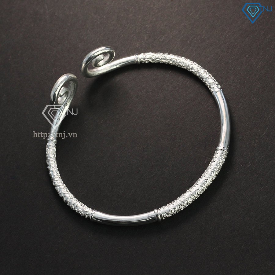 Lắc tay vòng kim cô bạc 925 trơn tối giản trên nền trắng
