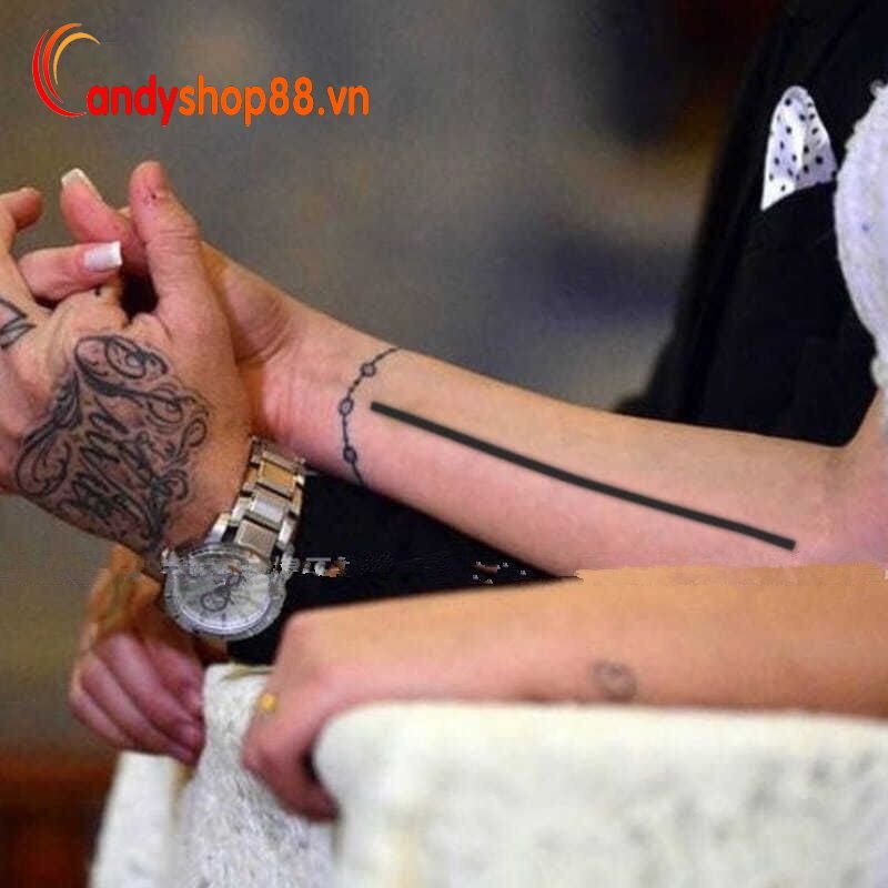 Mẫu hình xăm đường đen cá tính