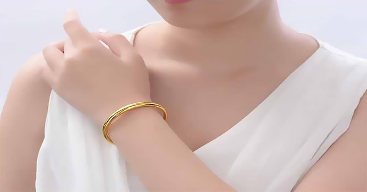 Mẫu vòng tay vàng 18K 1 chỉ nữ mang vẻ đẹp quý phái