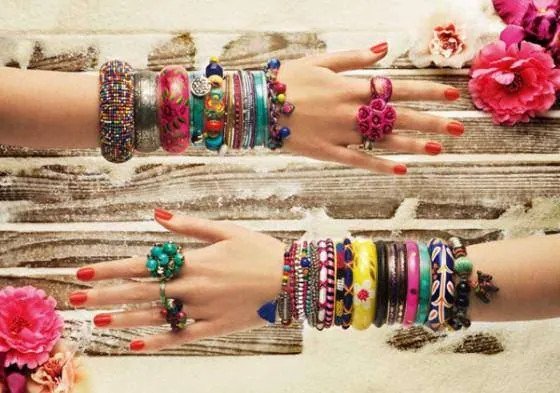 Mô hình kinh doanh vòng tay handmade hiệu quả với sản phẩm hot trend