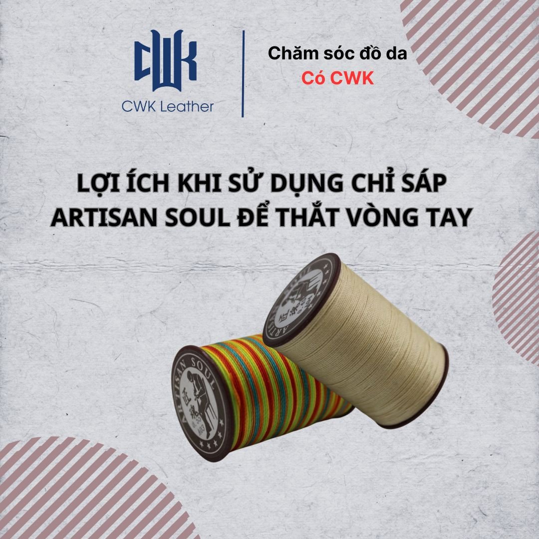 Một chiếc vòng tay hoàn thiện được làm từ dây sáp, thể hiện sự tinh tế và bền bỉ