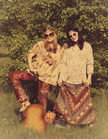 Những chiếc vòng tay tình bạn đơn giản nhưng ý nghĩa, là biểu tượng của phong trào Hippie và tình bạn tự do