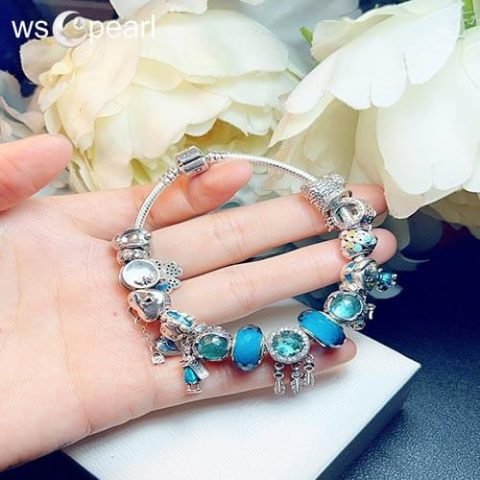 Pandora vòng tay nữ lấp lánh với nhiều hạt charm