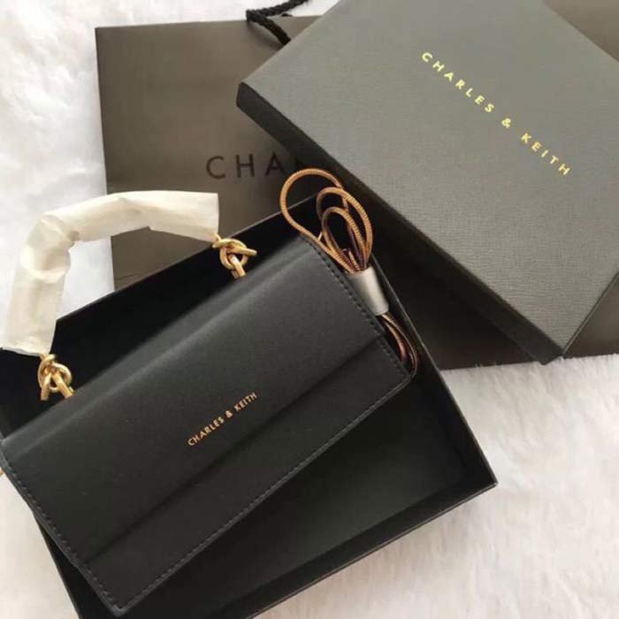 Phụ kiện Charles &amp; Keith