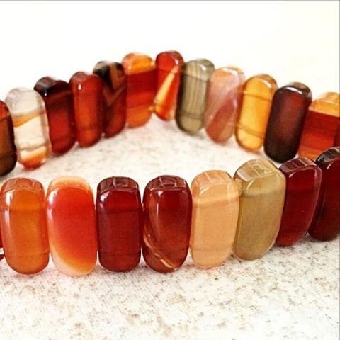 Sự hình thành địa chất của đá Agate tự nhiên với các lớp màu
