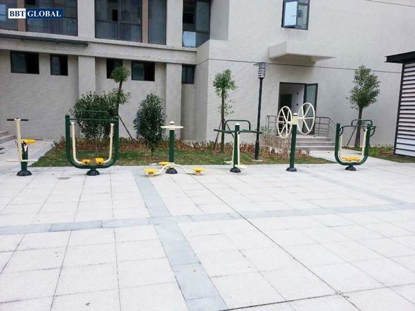 Thiết bị thể dục ngoài trời lắp tại khu dân cư chung cư