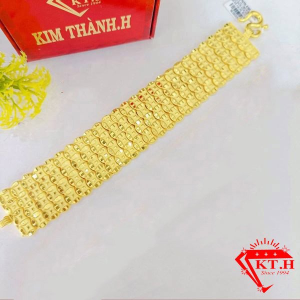 Tìm hiểu đặc tính của vàng 24k nguyên chất trong các mẫu lắc tay
