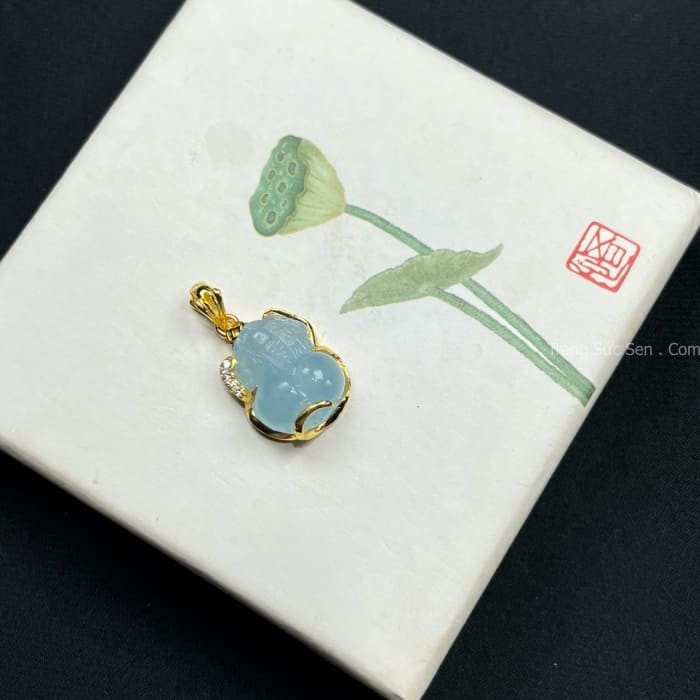 Tượng tỳ hưu đá Aquamarine đặt bàn phong thủy