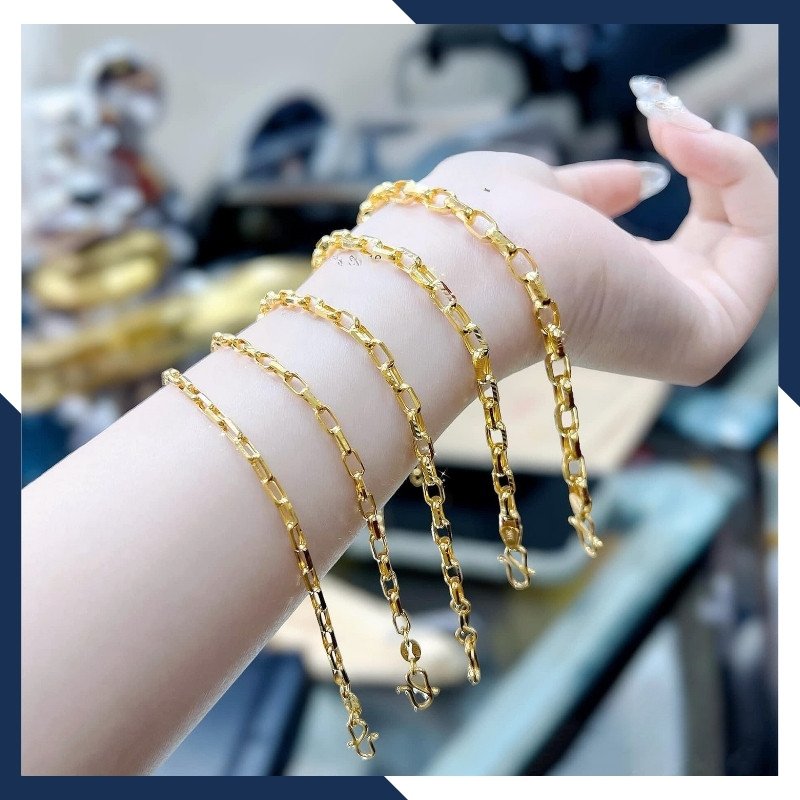 Vẻ đẹp tinh tế của lắc tay vàng xích nữ khi được đeo