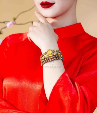 Vòng đeo tay bình an cho nữ với số hạt hợp phong thủy
