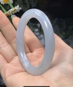 Vòng ngọc cẩm thạch huyết đỏ quý hiếm