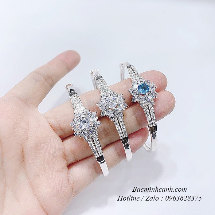 Vòng tay bạc hoa sen thiết kế thanh lịch