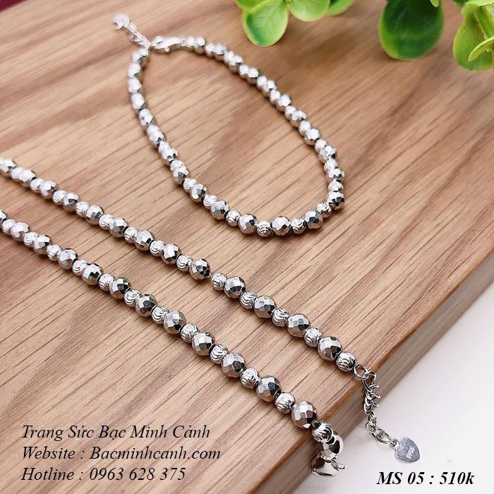 Vòng tay bạc mạ bạch kim dạng chuỗi hạt tinh xảo