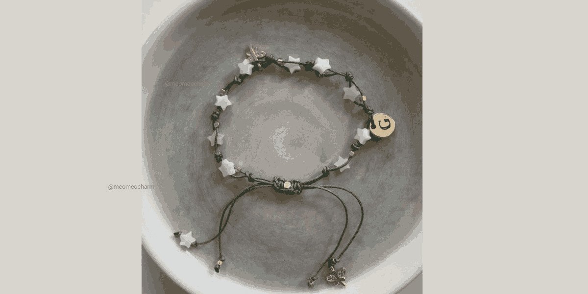 Vòng tay bện dây handmade đẹp với các sợi màu sắc đan xen tỉ mỉ