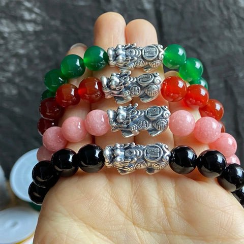 Vòng tay bình an cho nam chế tác từ kim loại quý