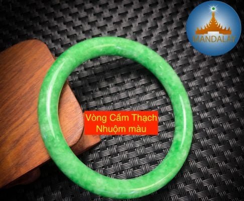 Vòng tay cẩm thạch đã nhuộm màu