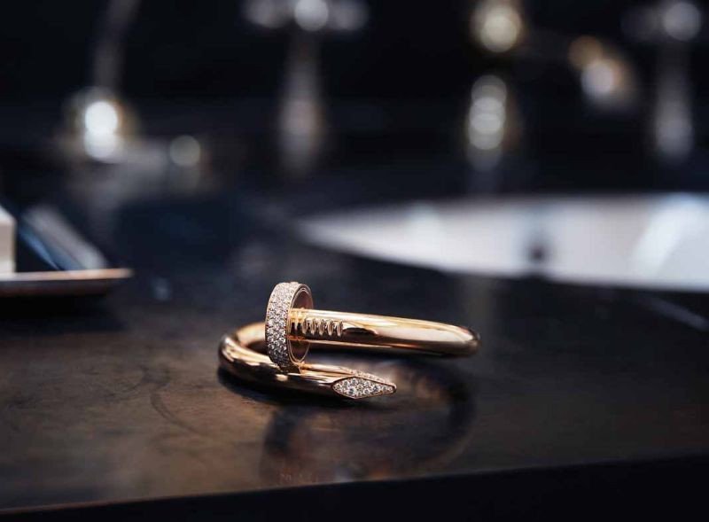 Vòng tay Cartier 18K Juste Un Clou biểu tượng của cá tính