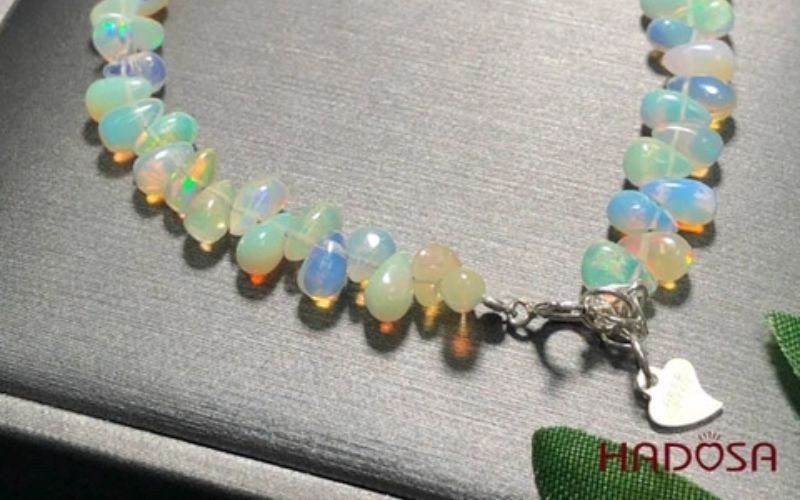 Vòng tay đá Opal trắng mix đá tại Bim House