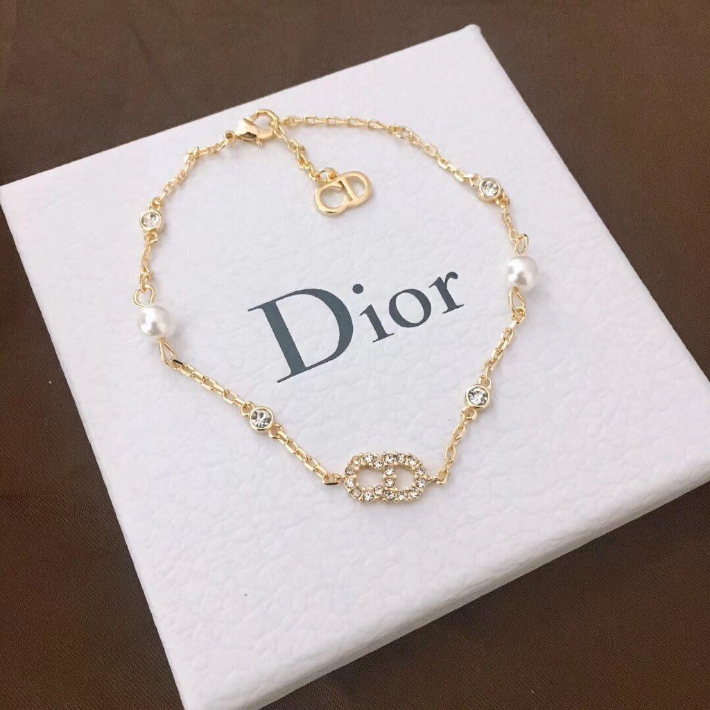 Vòng tay Dior sang trọng giá cả hấp dẫn