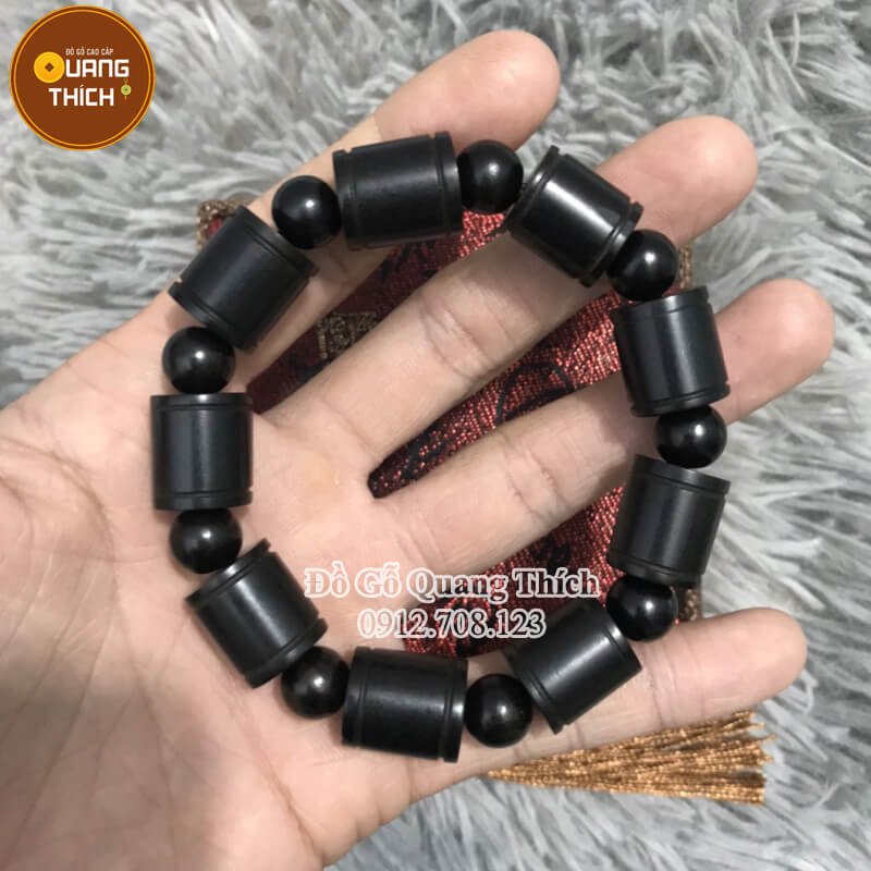 Vòng tay gỗ mun sừng đốt trúc độc đáo, không chỉ đẹp mà còn có tác dụng phong thủy tích cực