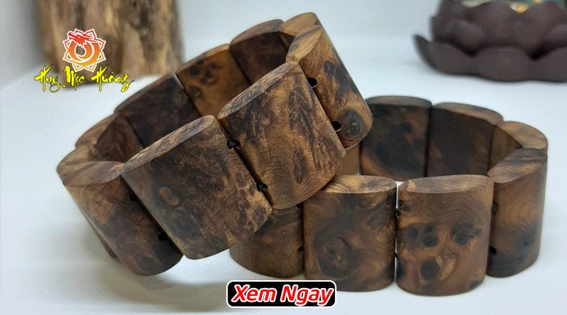 Vòng tay gỗ nu bách xanh với vân đẹp và độc đáo