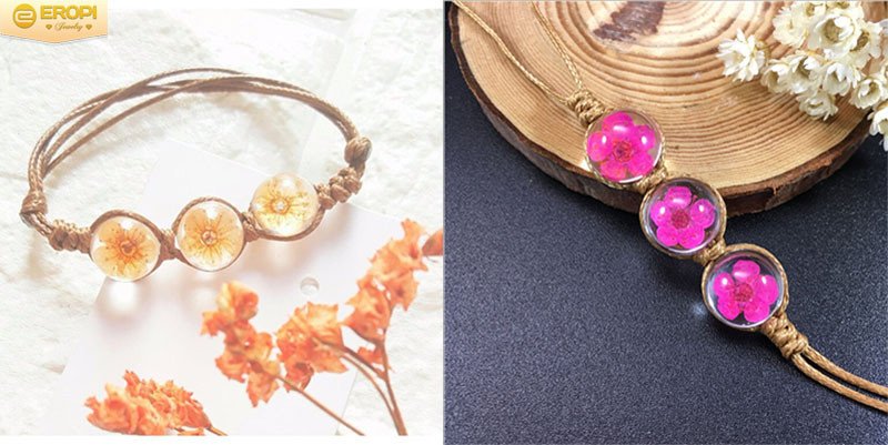 Vòng tay hoa may mắn rực rỡ sắc màu, thu hút mọi ánh nhìn