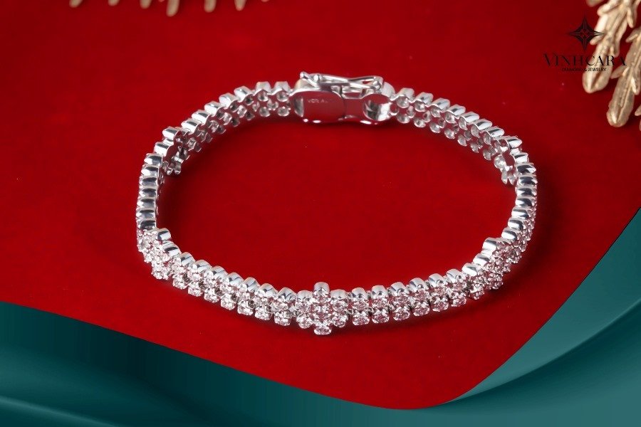 Vòng tay hột xoàn vàng trắng sang trọng