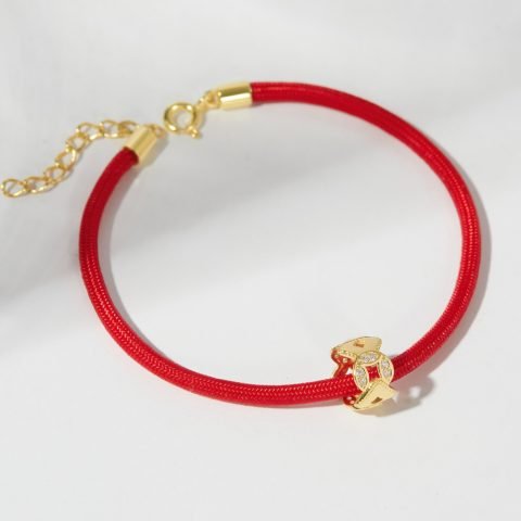 Vòng tay kim tiền bạc 925 mạ vàng 18K với thiết kế tinh xảo, thể hiện sự giàu sang và may mắn