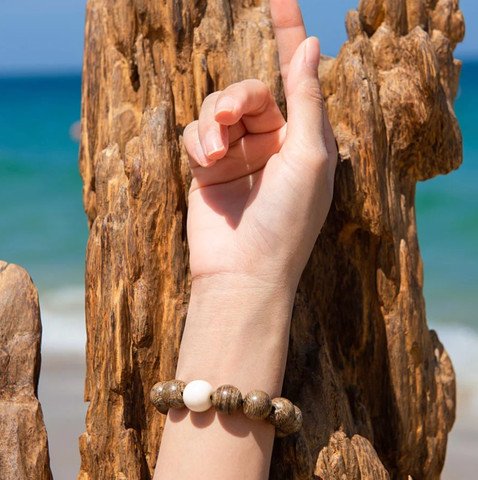 Vòng tay Kỳ Nam Tài Lộc với hạt tròn tinh xảo