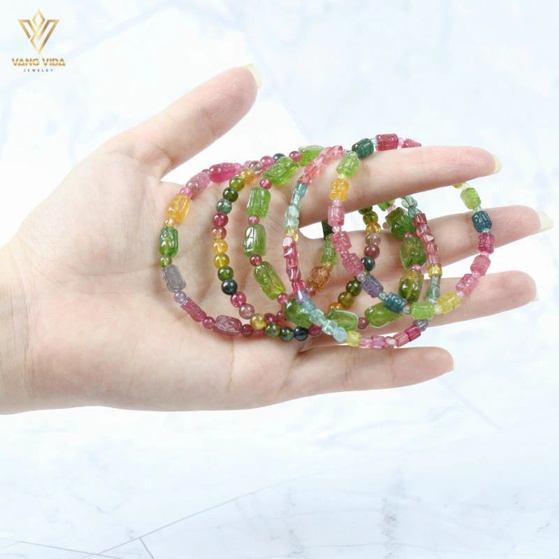 Vòng tay nhiều vòng với các xu hướng thiết kế mới nhất