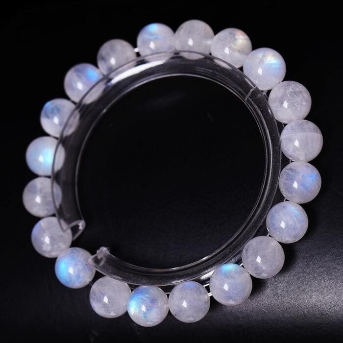 Vòng tay phong thủy mệnh Thủy từ đá Moonstone