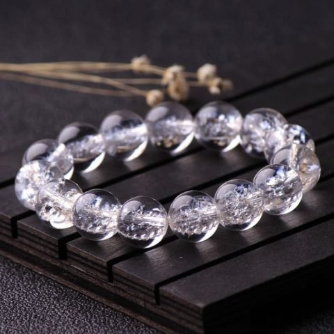 Vòng tay phong thủy mệnh Thủy từ đá thạch anh trắng
