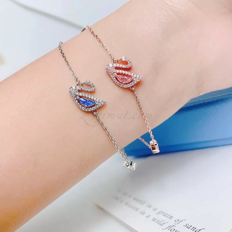 Vòng tay Swarovski Thiên Nga Dazzling Swan Bracelet chính hãng