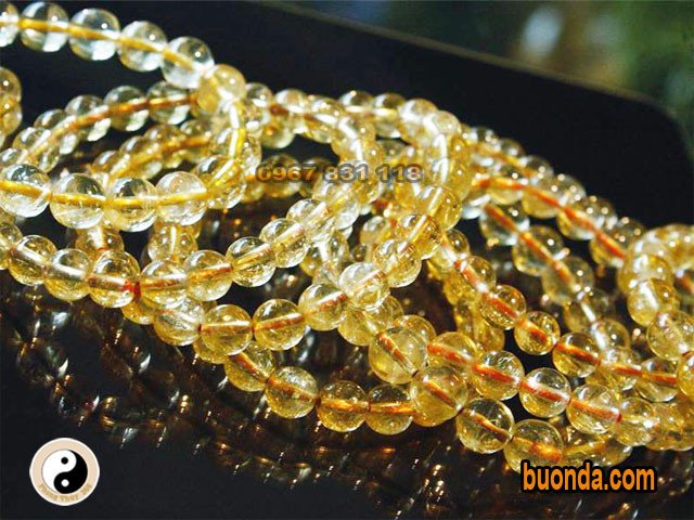 Vòng tay thạch anh vàng cho người mệnh Thổ