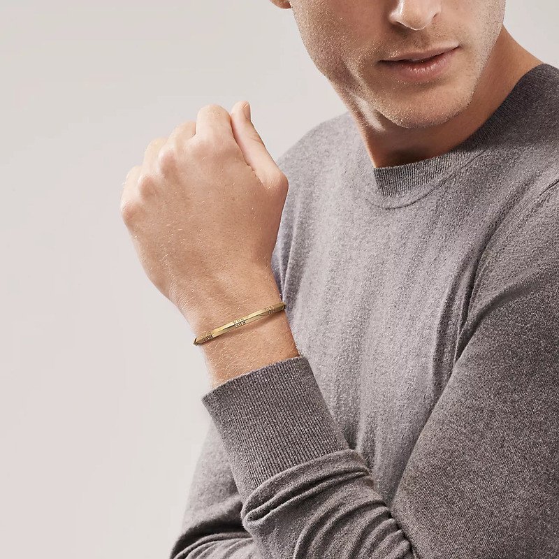 Vòng tay Tiffany &amp; Co được chế tác từ các chất liệu cao cấp