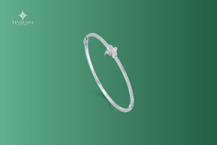 Vòng tay trang sức nữ vàng trắng kim cương kiểu hoa sen tinh xảo