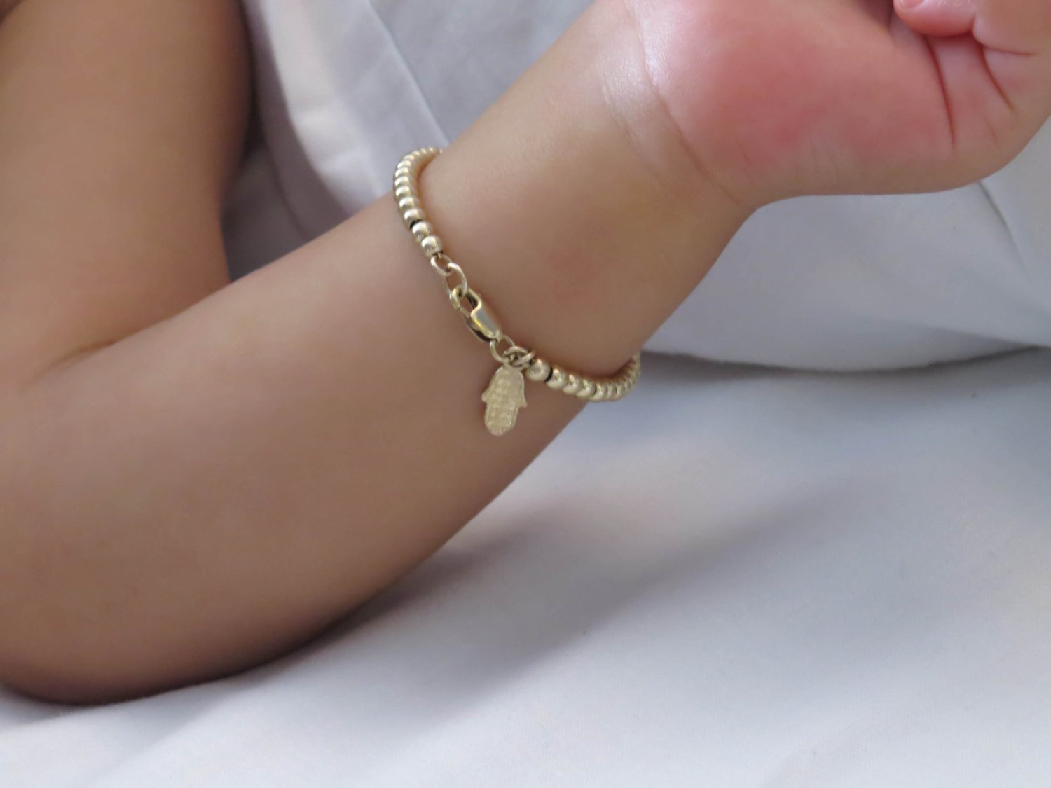 Vòng tay trơn cho bé với khóa an toàn