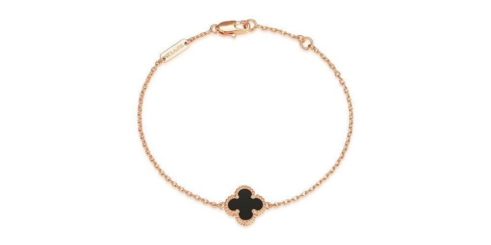 Vòng tay Van Cleef Arpels Sweet Alhambra mặt đá đen, yếu tố quan trọng trong giá vòng tay Van Cleef chính hãng
