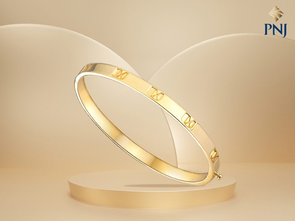 Vòng tay vàng 18K hai chiếc giá hợp lý