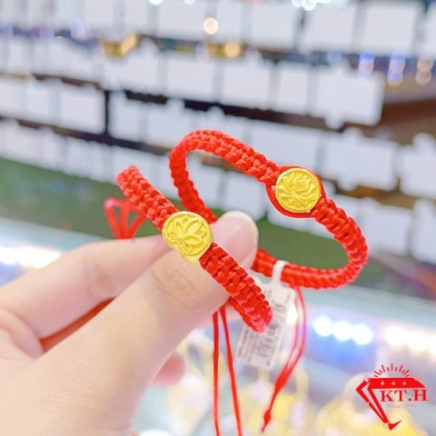 Vòng tay vàng 9999 nữ charm dây đỏ phong thủy