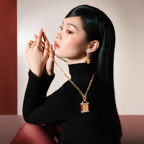Vòng tay vàng Chow Tai Fook Joie Collection