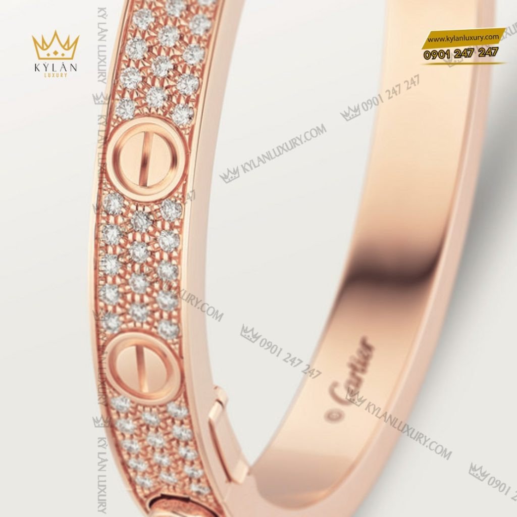 Vòng tay vàng hồng Cartier đính kim cương với từng chi tiết tinh xảo