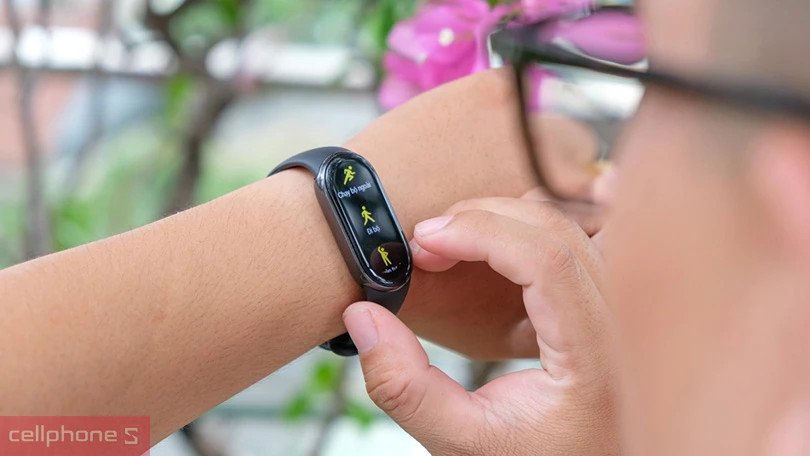 Xiaomi Smart Band 8 với chế độ Running Bean